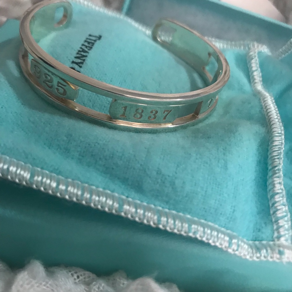 Tiffany and co. bangle sterling silver, with box